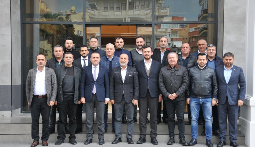 Alanyaspor yönetimi, AKP'yi ziyaret etti