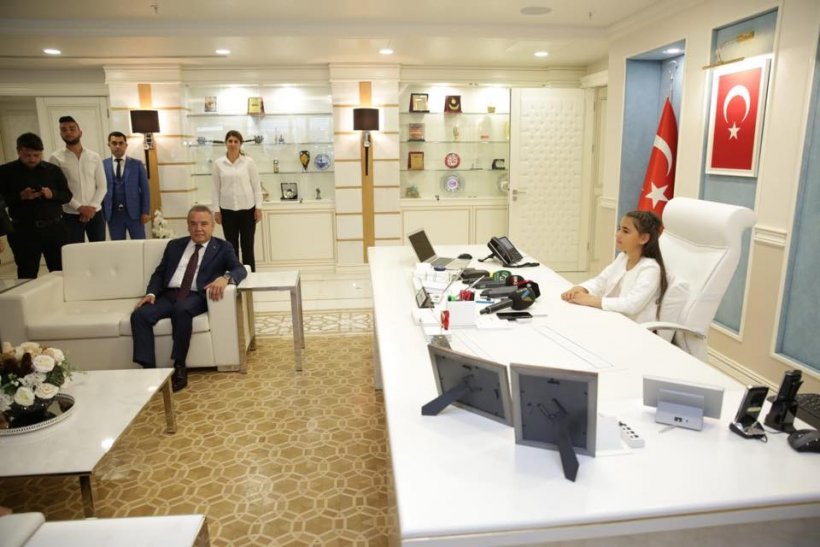 Antalya Büyükşehir Belediye Başkanı Berrak Esba oldu: İşte İlk talimatı