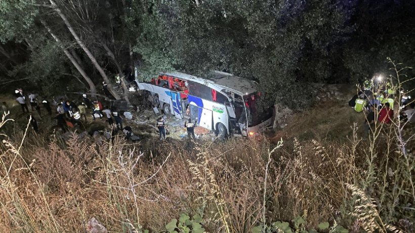 Yozgat'ta yolcu otobüsü şarampole uçtu: 12 ölü 19 yaralı var