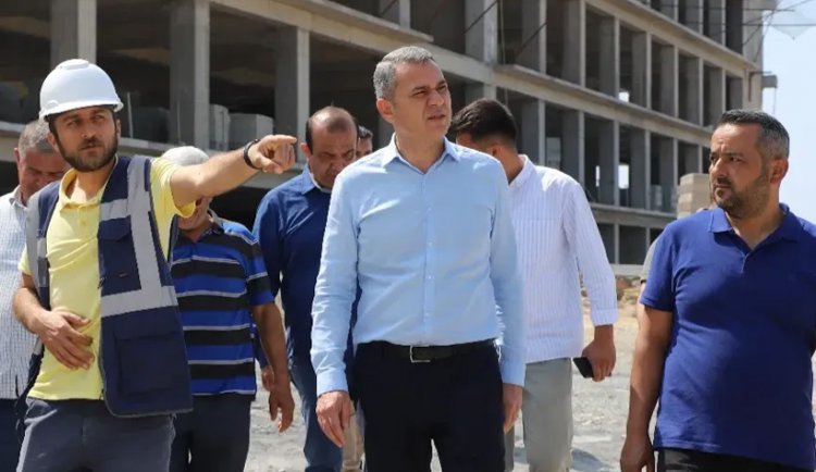 AKP İlçe Teşkilatı Alanya Yeni Devlet Hastanesi inşaatını gezdi