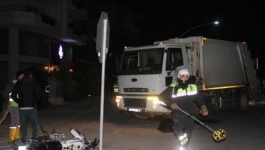Gazipaşa Belediyesine ait çöp kamyonu Suriyeli motosiklet sürücüsüne çarptı