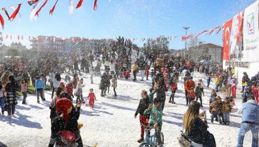 Manavgat Belediyesi ikinci kez çocuklara kar keyfini yaşattı