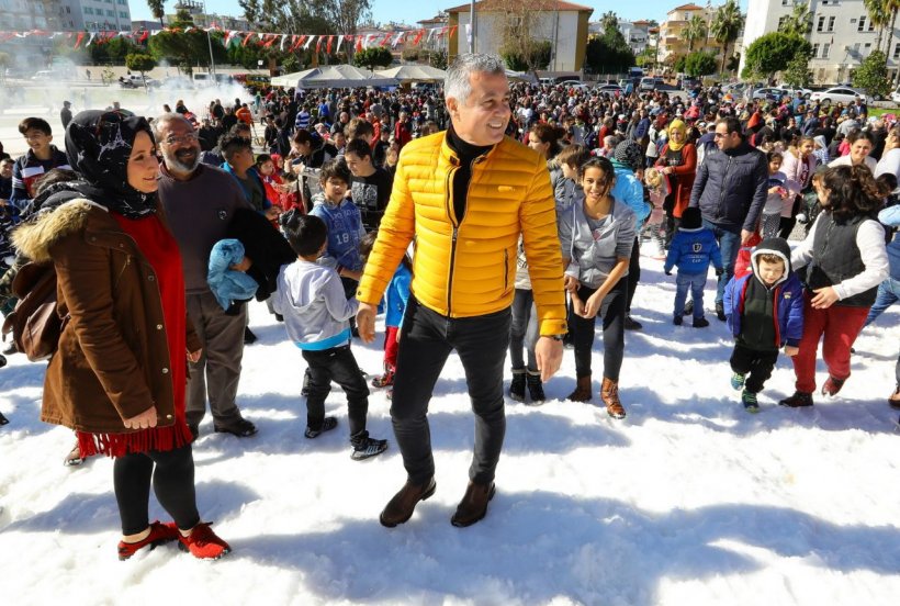 Manavgat Belediyesi ikinci kez çocuklara kar keyfini yaşattı