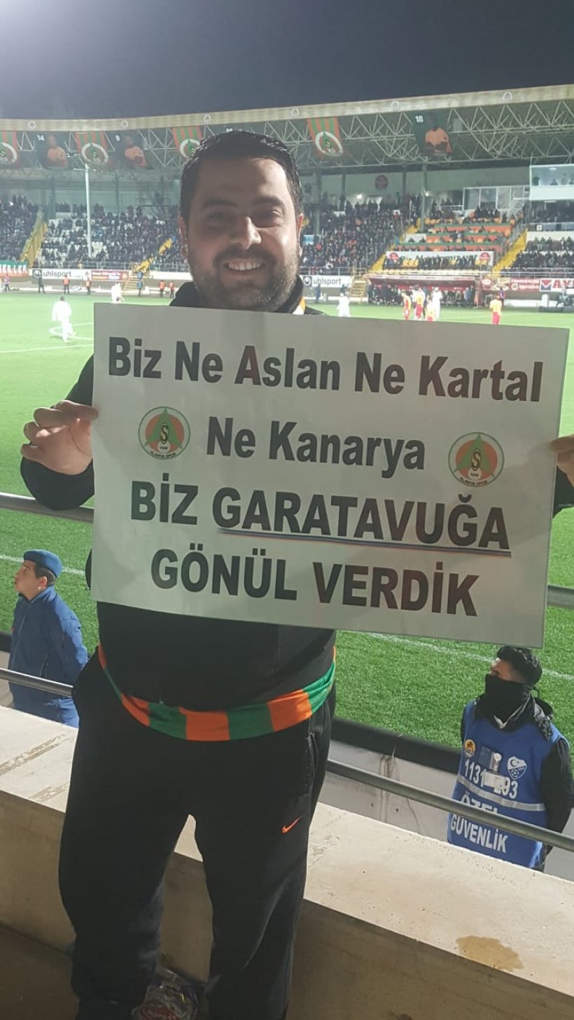 Alanyaspor-Galatasaray maçında şaşırtan pankart!