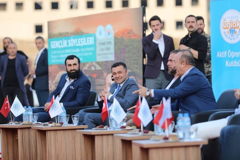 ALKÜ Kampüsünde Bakan Çavuşoğlu, Yücel ve Diriliş Ertuğrul şovu