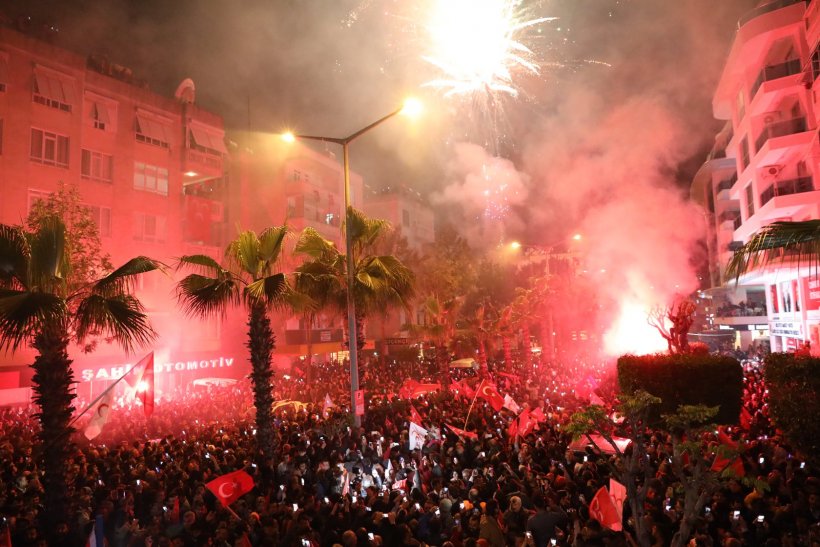 Alanya'da Yücel Coşkusu: Teşekkürler Alanya. Bu gurur Bütün Alanya’nın!