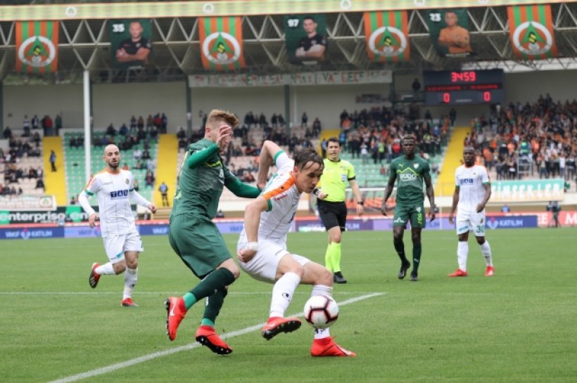 Alanyaspor BUrsaspor'u Cisse'nin golüyle yendi