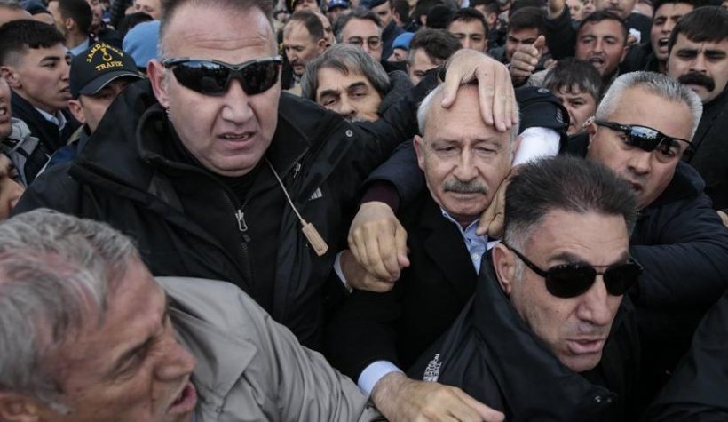 CHP Şideri Kılıçdaroğlu'na şehit cenazesinde çirkin saldırı