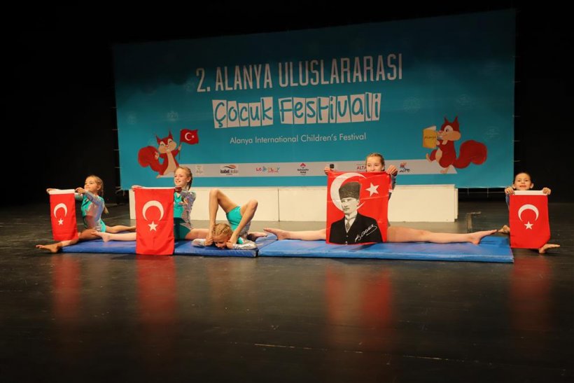 23 Nisan Alanya'da Coşkuyla Kutlandı