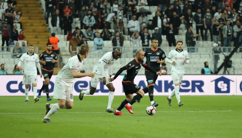 Beşiktaş Alanyaspor 1-1 İlk Yarı Sonucu