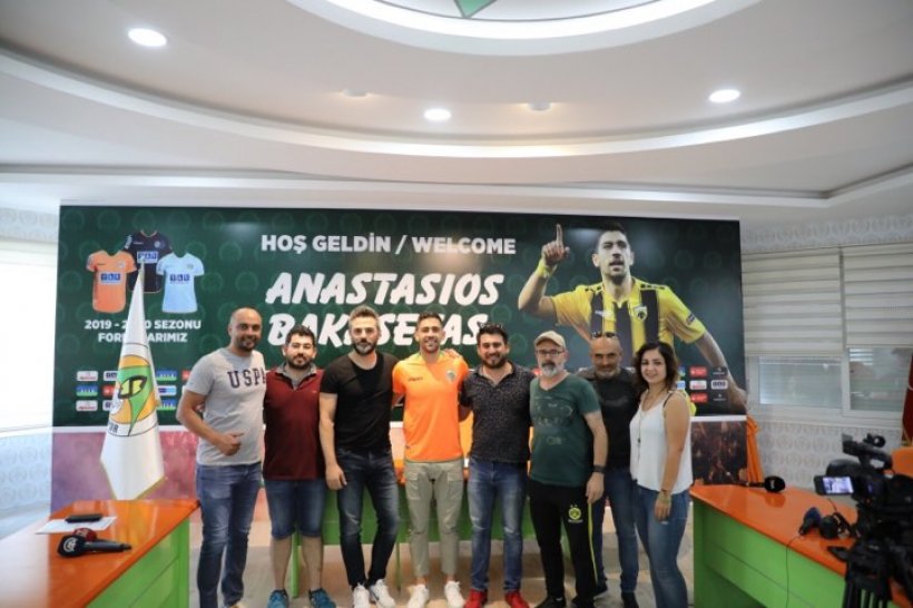 Alanyaspor Bakasetas'ı renklerine bağladı