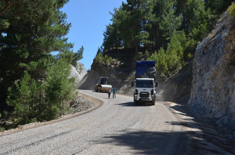 Büyükşehir Alanya Yaylakonak yolu asfaltlıyor