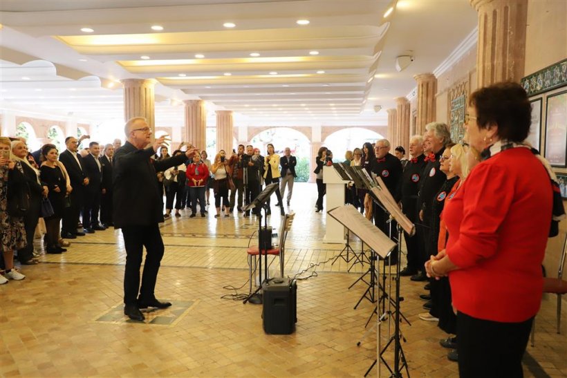 Alanya Uluslararası Sanat Sergisi, 'barış' mesajı ile açıldı