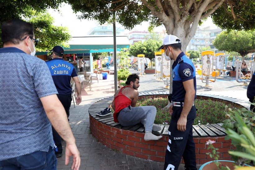 Alanya Zabıta Ekiplerinde 'Çimen Otel' denetimi