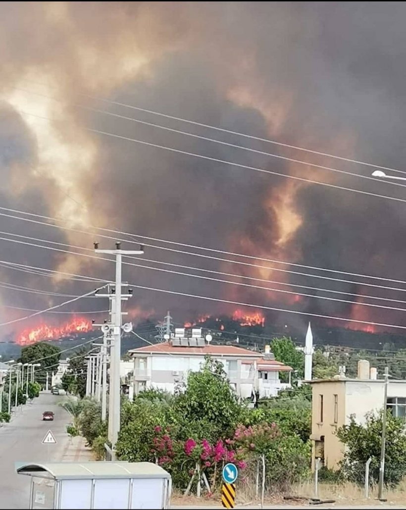 Manavgat'ta Yangın Büyüyor: Koca Şehir Yanıyor