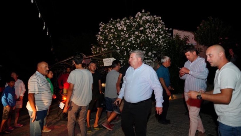 Çeşme'de büyük yangın: Başkan alevlerin arasından yardım istedi