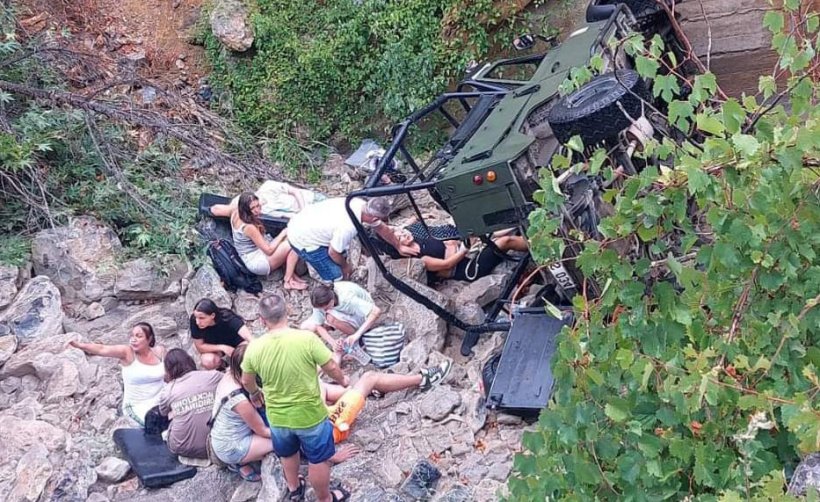 Son dakika.. Alanya'da Safari aracı şarampole uçtu: Çok sayıda yaralı var