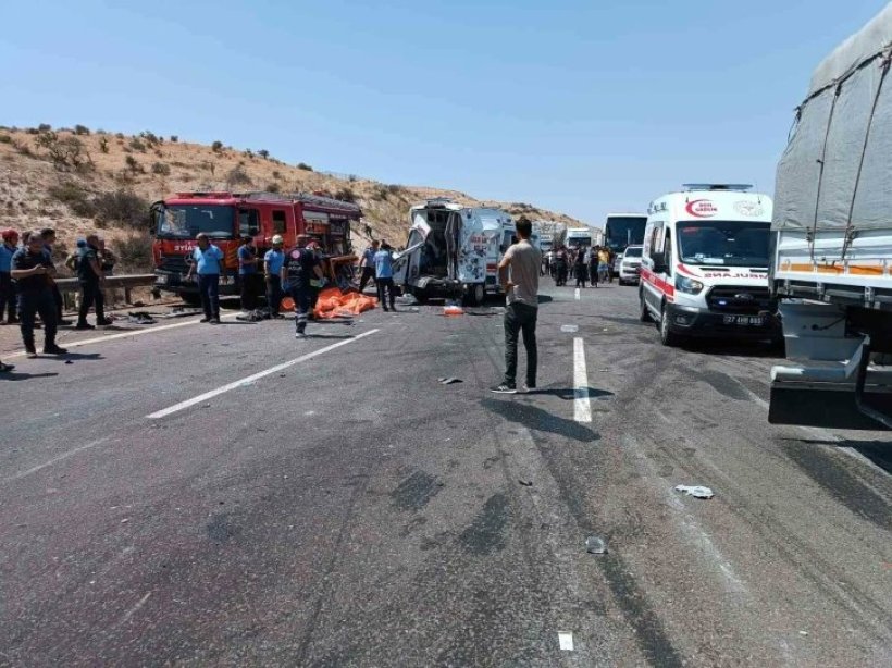 Gaziantep'te meydana gelen kazada 15 kişi yaşamını yitirdi, 22 kişi yaralandı