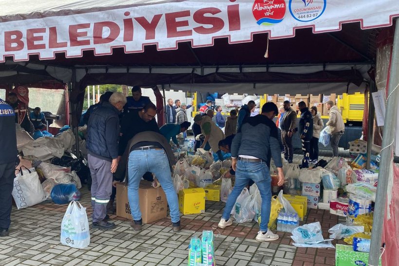Alanya Belediyesi yardım konvoyu deprem b&ouml;lgesine doğru yola &ccedil;ıktı