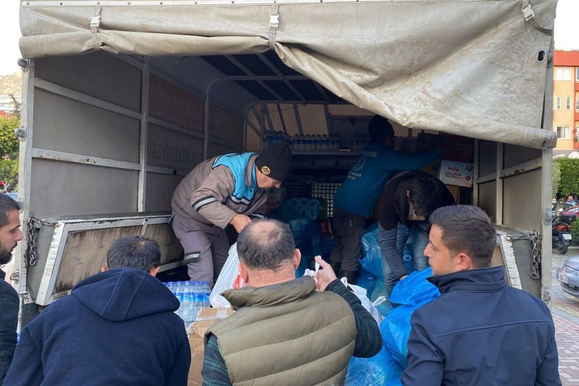 Alanya Belediyesi yardım konvoyu deprem b&ouml;lgesine doğru yola &ccedil;ıktı