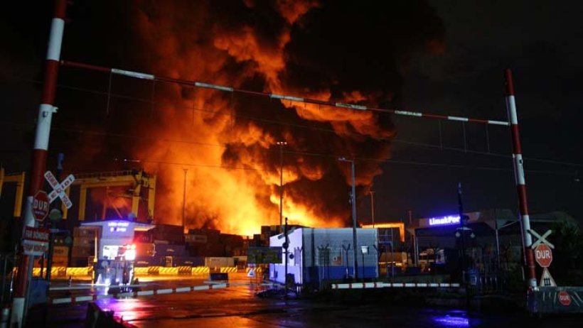 İskenderun Limanı'ndaki büyük yangın devam ediyor