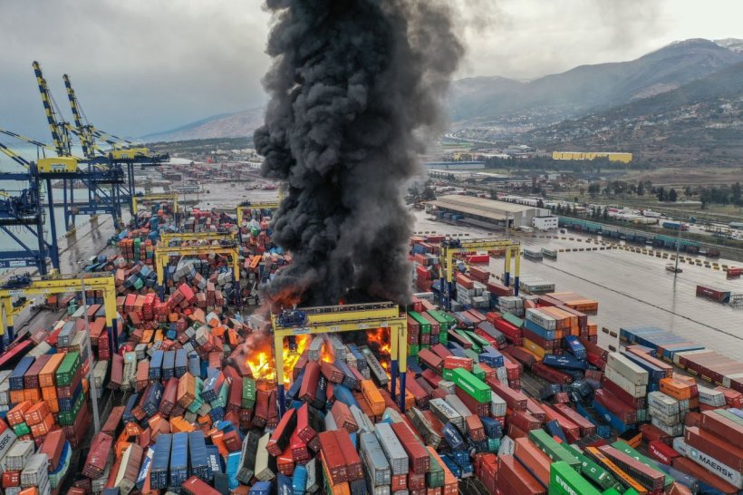 İskenderun Limanı'ndaki büyük yangın devam ediyor