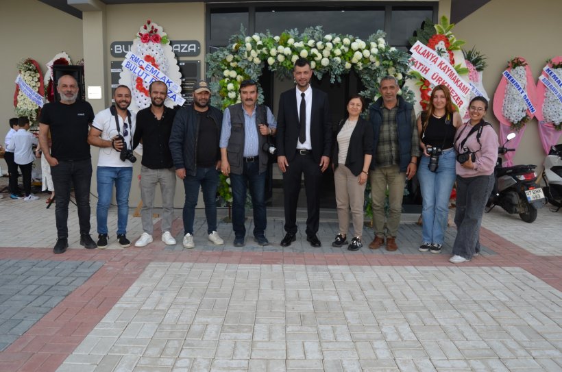 Ortopedi ve Travmatoloji Uzmanı Doç. Dr. Anıl Gülcü'nün özel muayenehanesi açıldı