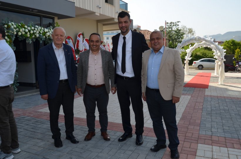 Ortopedi ve Travmatoloji Uzmanı Doç. Dr. Anıl Gülcü'nün özel muayenehanesi açıldı