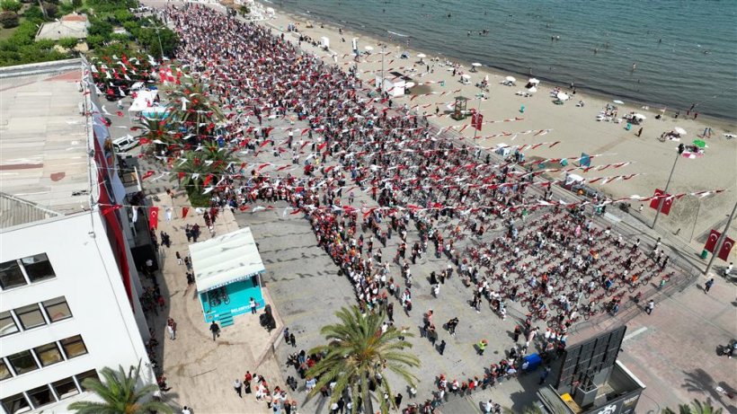 Alanya Belediyesi 3 bin bisikleti karne hediyesi olarak dağıttı