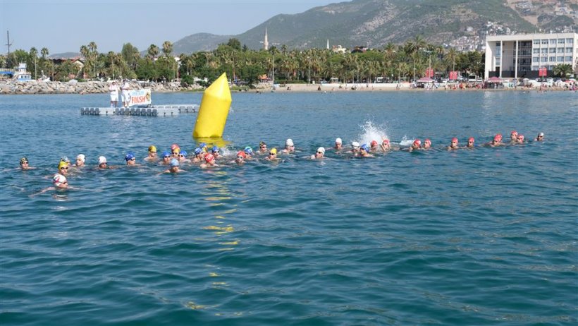Alanya'da Açık Su Yüzme Milli Takım Seçmeleri ve Türkiye Şampiyonası yapıldı