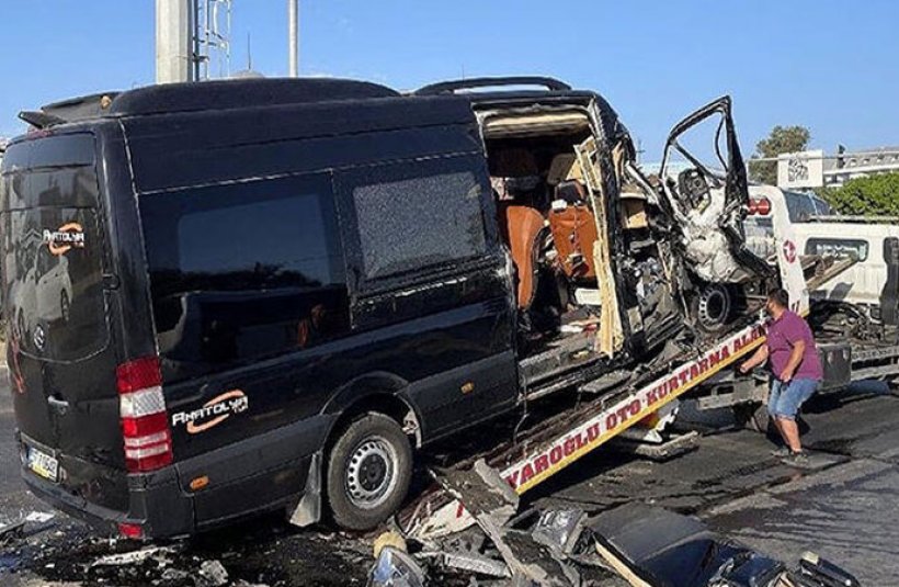 Alanya'da feci kaza: 2 ölü, 6'sı ağır 10 yaralı