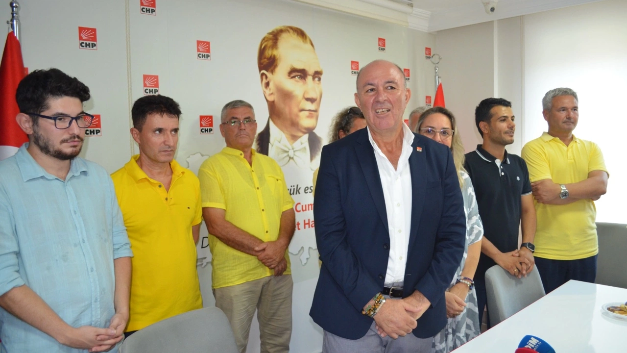CHP'de Bülent Kandemir adaylığını açıkladı