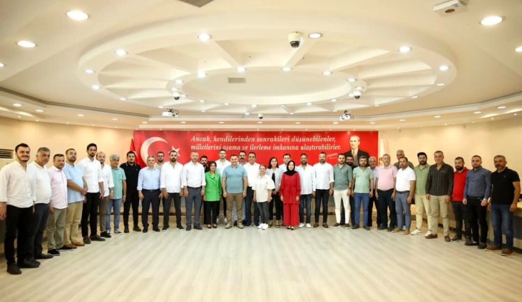 Alanya Belediye Başkanı Yücel, MHP'nin yeni yönetimini ağırladı