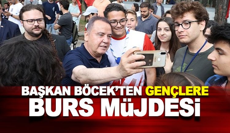 Başkan Muhittin Böcek'ten Üniversite öğrencilerine 8 bin lira destek