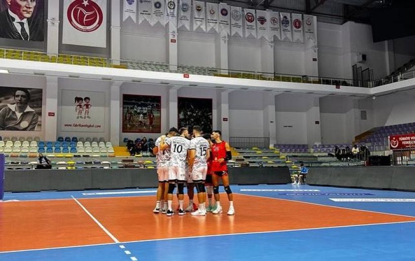 Erkek Voleybol Takımı Hazırlık turnuvasına galibiyetle başladı