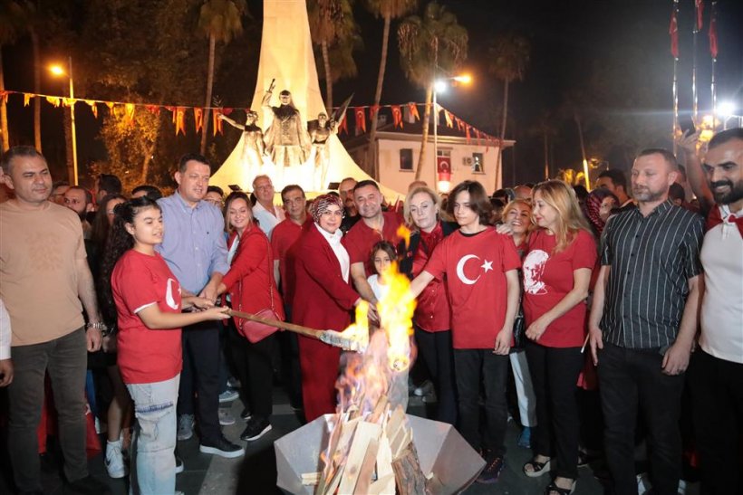 Alanya'da yer gök kırmız beyaz: Ant içtik gösterdiğin hedefte yürüyeceğiz