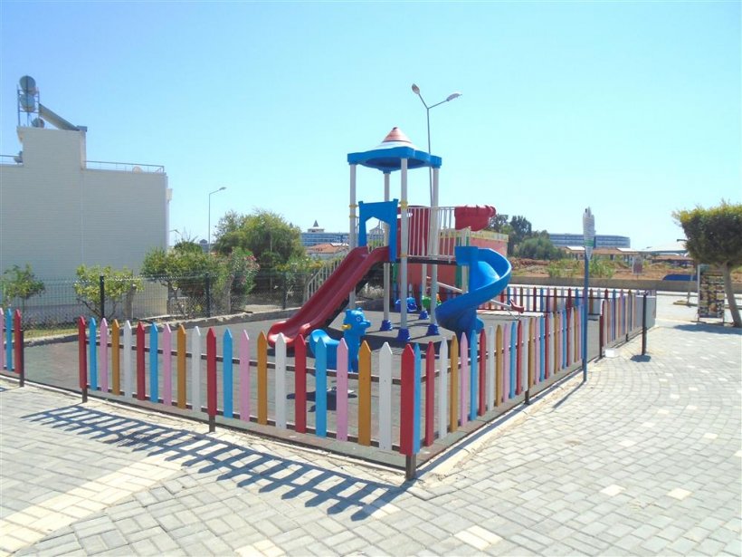 Alanya'da 4 mahalleye daha yeni çocuk parkı