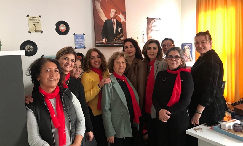 CHP Kadın Kolları'ndan Alanya FM'e Radyolar Günü sürprizi