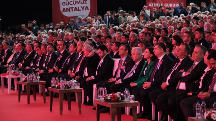 Özçelik: Liyakatli ve sosyal belediyecilik sözümüzdür