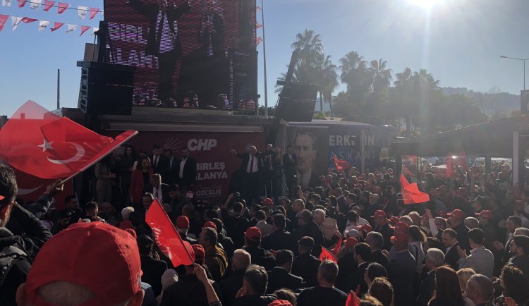 CHP Adayı Özçelik'in Seçim Ofisi Çimen Otel'de açıldı