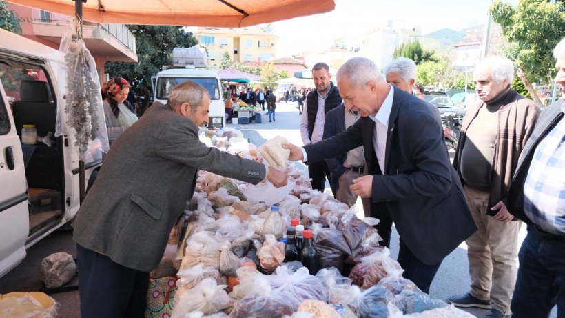 Pazar esnafından Özçelik’e: Memleketin adamı hoş geldin