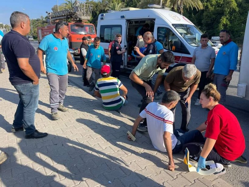 Alanya Belediye personel aracı kaza yaptı: 6 yaralı