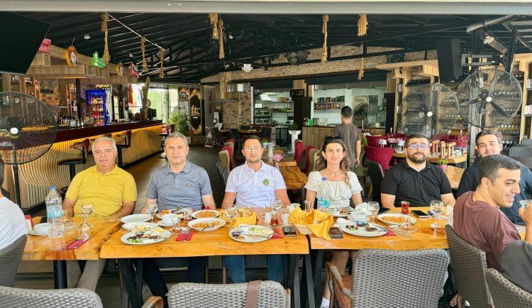 Ak Parti İlçe Başkanı Tavlı Gençlerle Kahvaltıda Buluştu