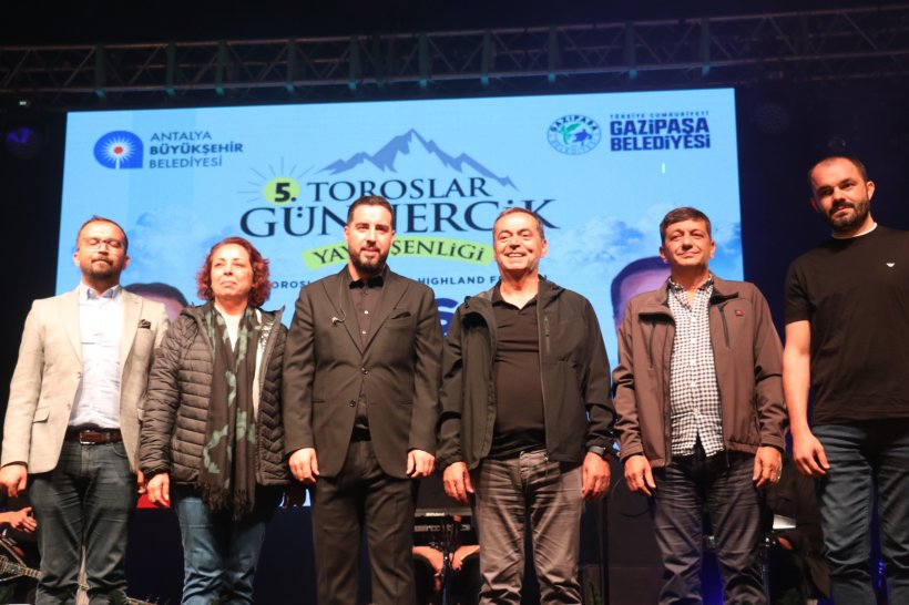 Günnercik'e onbinler akın etti. Özgen yaklaşık 3 milyona Yayla Ağası seçildi