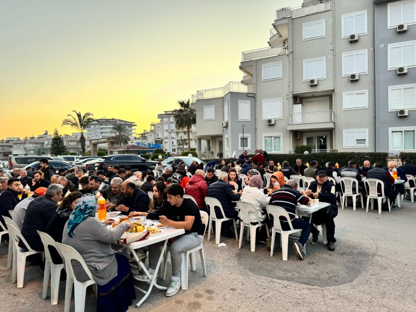 AK Parti Gönül Sofrası iftar programında buluştu