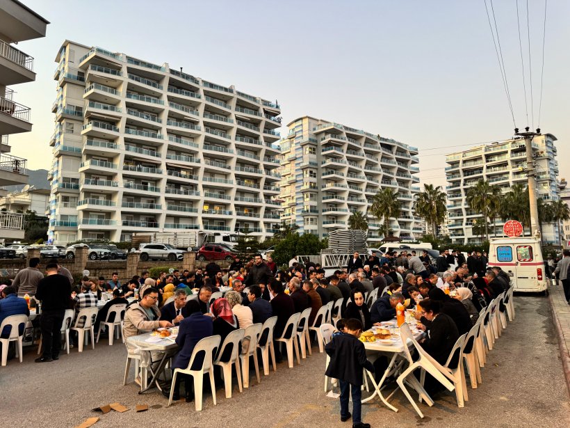 AK Parti Gönül Sofrası iftar programında buluştu