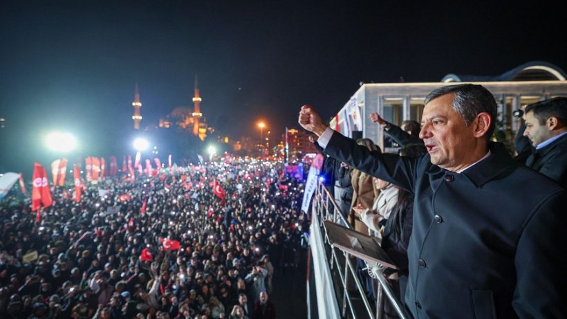 Özgür özel tek tek isim verdi: İşte boykot çağrısı yapılan o firmalar