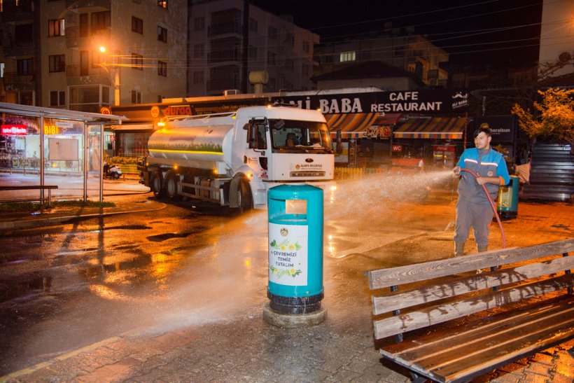 Alanya Belediyesi şehir genelinde bayram temizliği yaptı