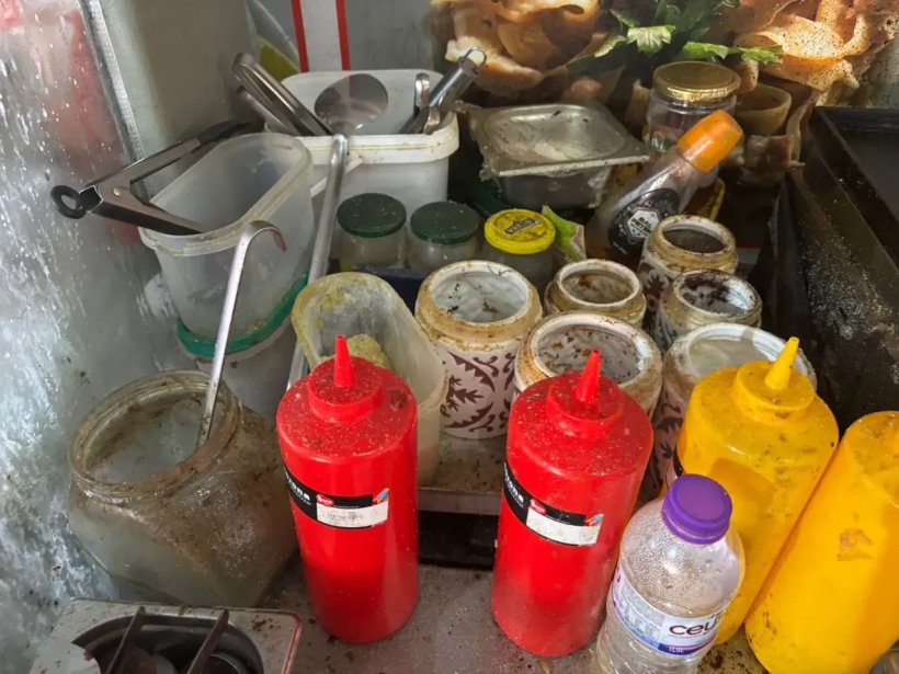 Mühürlenen restorandan iğrenç görüntüler