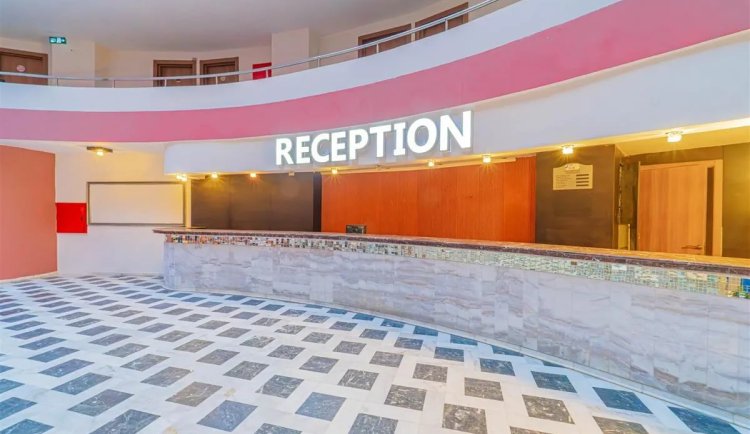 Alanya Belediyesi'nin mühürlediği otel yeniden açıldı